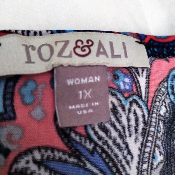 Roz & Ali Draped Front Top Like New 1X - Picture 3 of 4